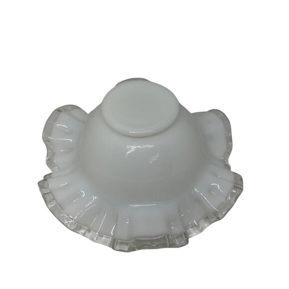 VTG Fenton White Silver Crest Milk Glass Ruffled Console Bowl 7"x3" Centerpiece - Picture 4 of 7
